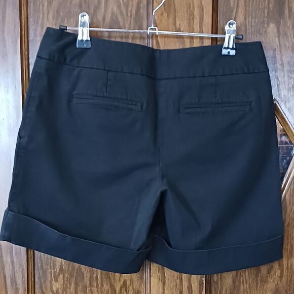 INC Black Cuffed Shorts Size 2 - Picture 2 of 5